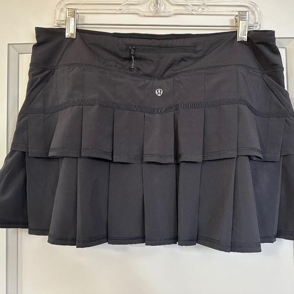 Lululemon Skort - black - size 10 - Picture 1 of 2